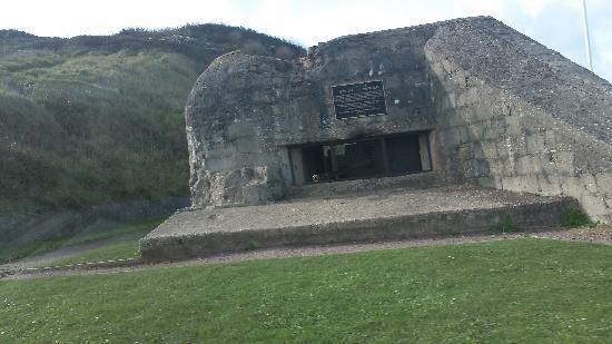 german-bunker-at-omaha.jpg