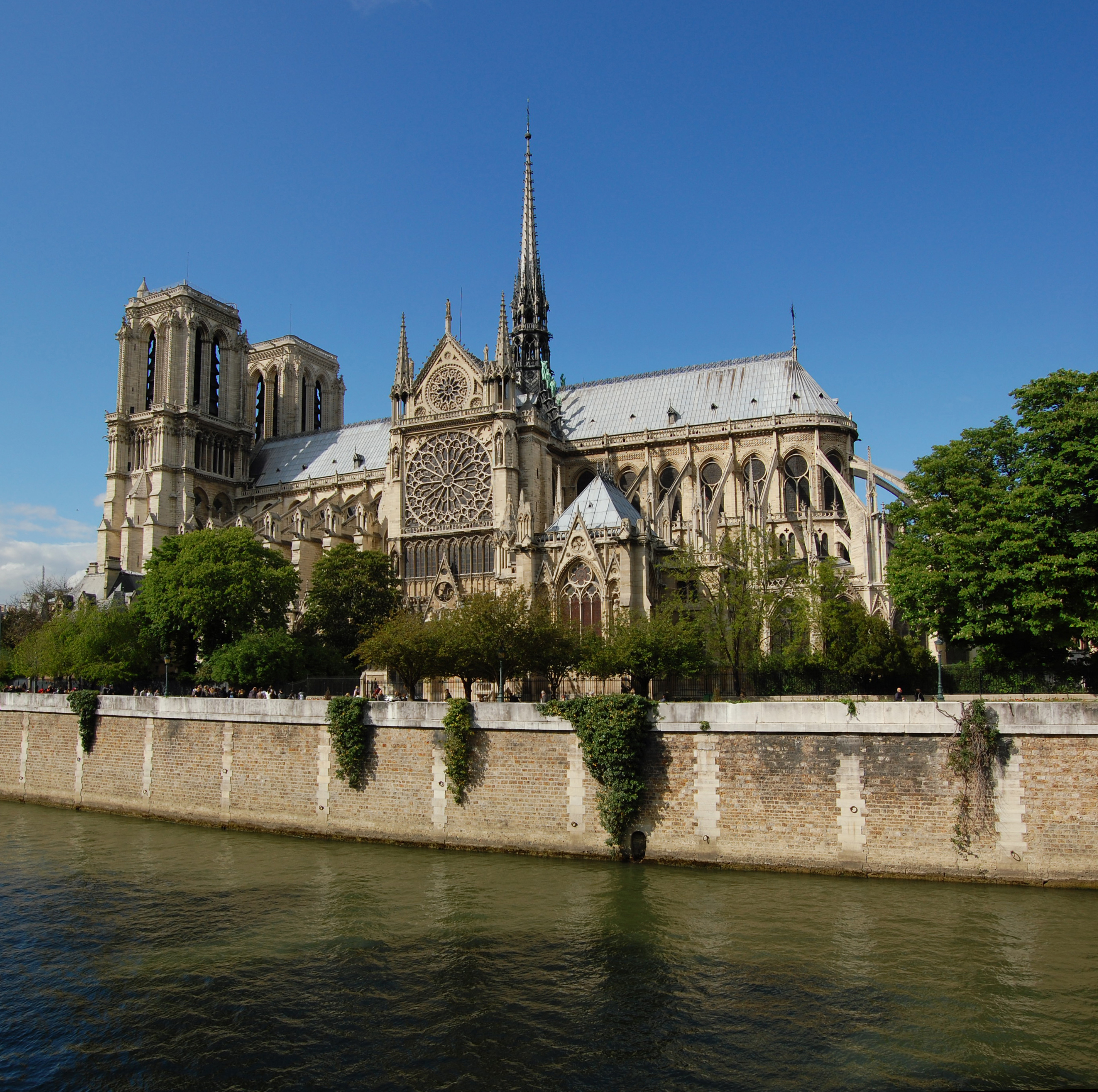 Notre_Dame_dalla_Senna.jpg