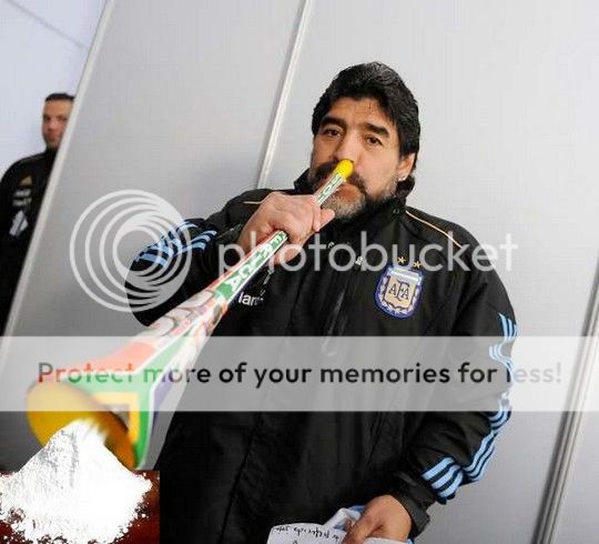 maradona_koks_vuvuzela_zps2565a8ed.jpg