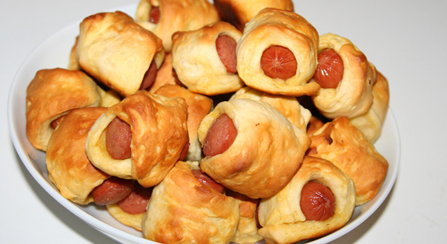 Pig-in-a-Blanket-Day-Pictures-648x355.jpg