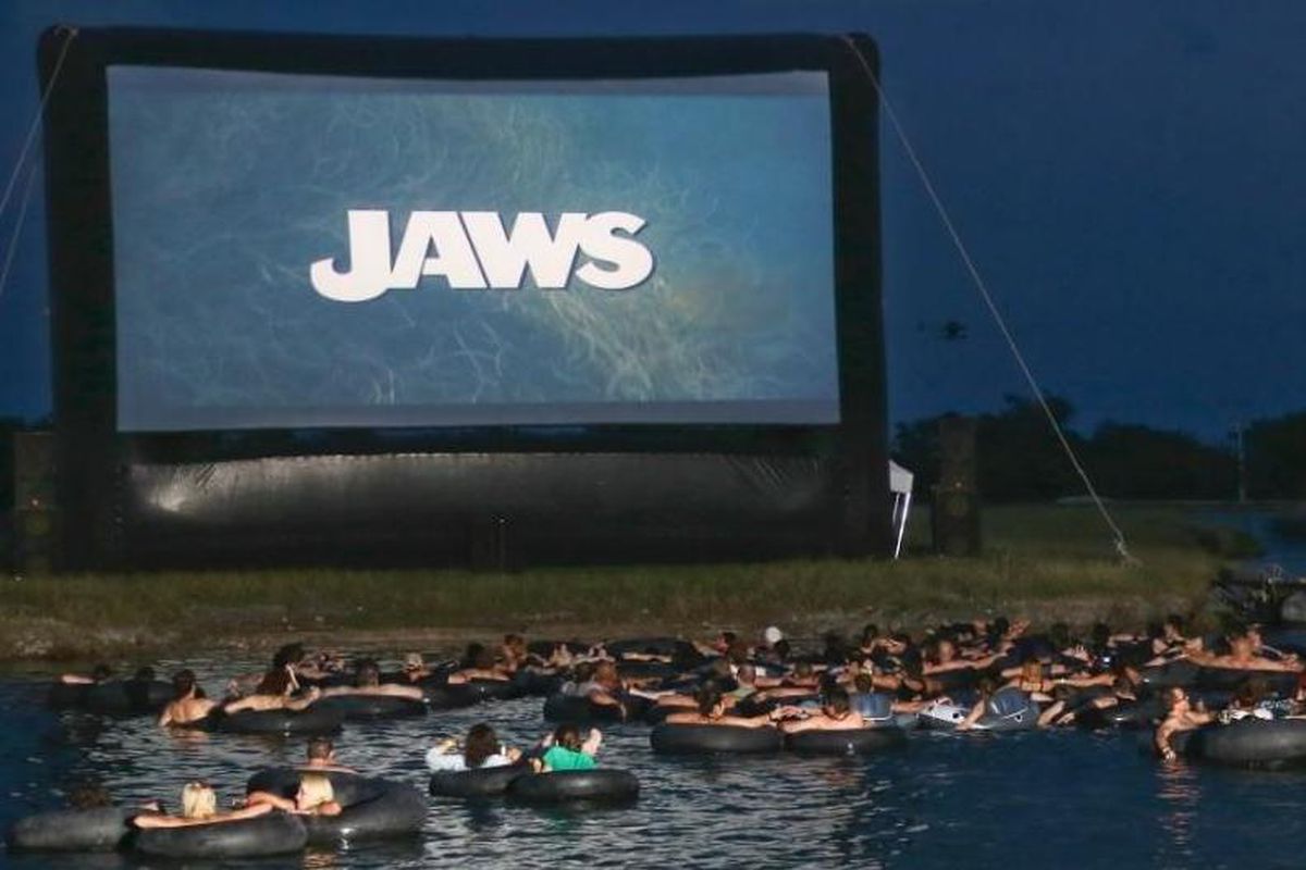 150707124549_5_jaws_on_the_water_super_169.0.jpg