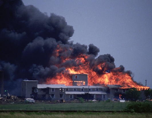 FBI-Raid-on-Waco.jpg