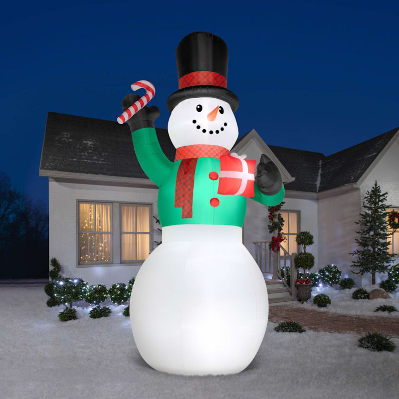 inflatable-colossal-snowman-20.jpg