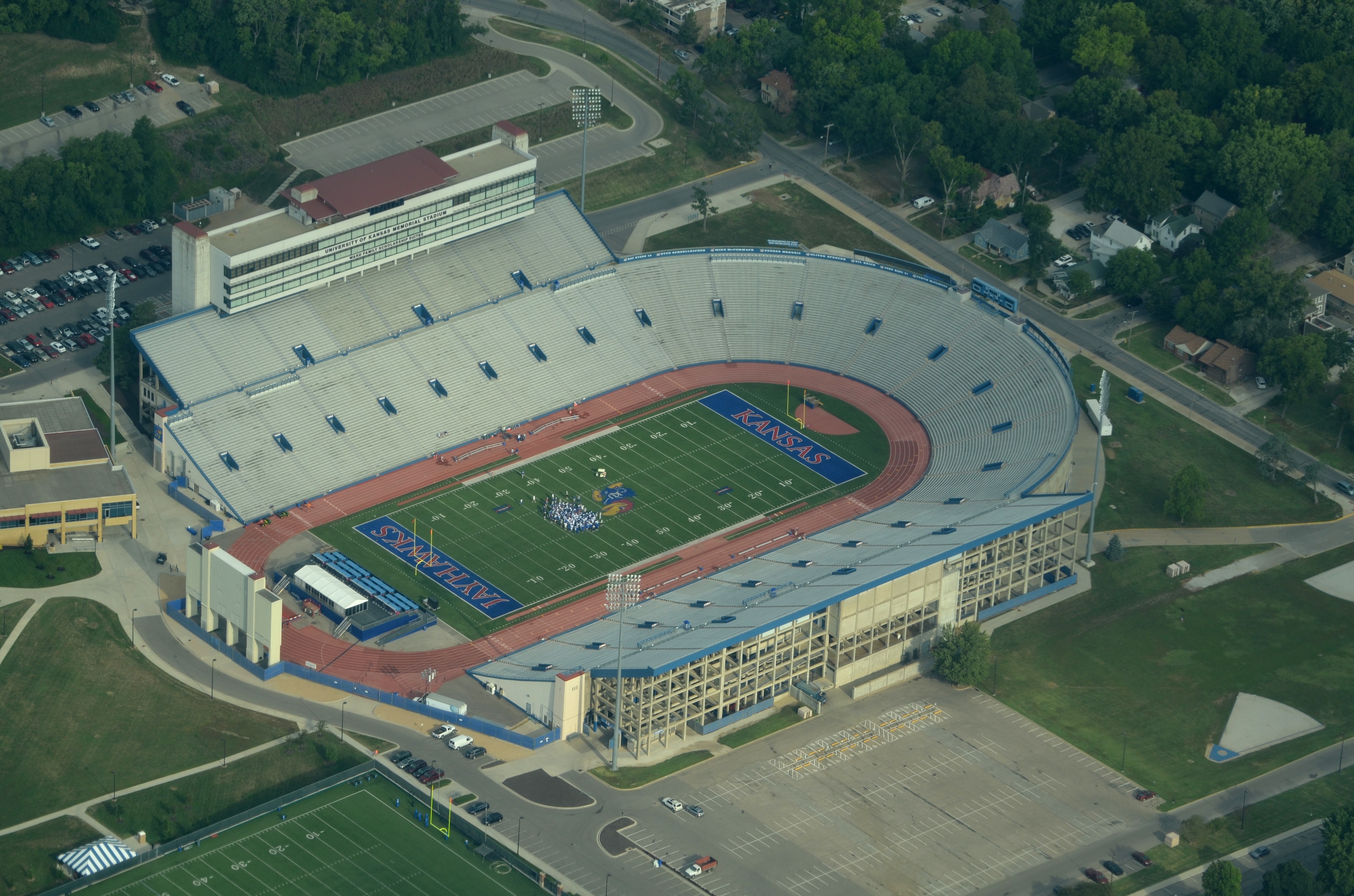 Aerial_View_of_University_of_Kansas_Stadium_08-31-2013.jpg